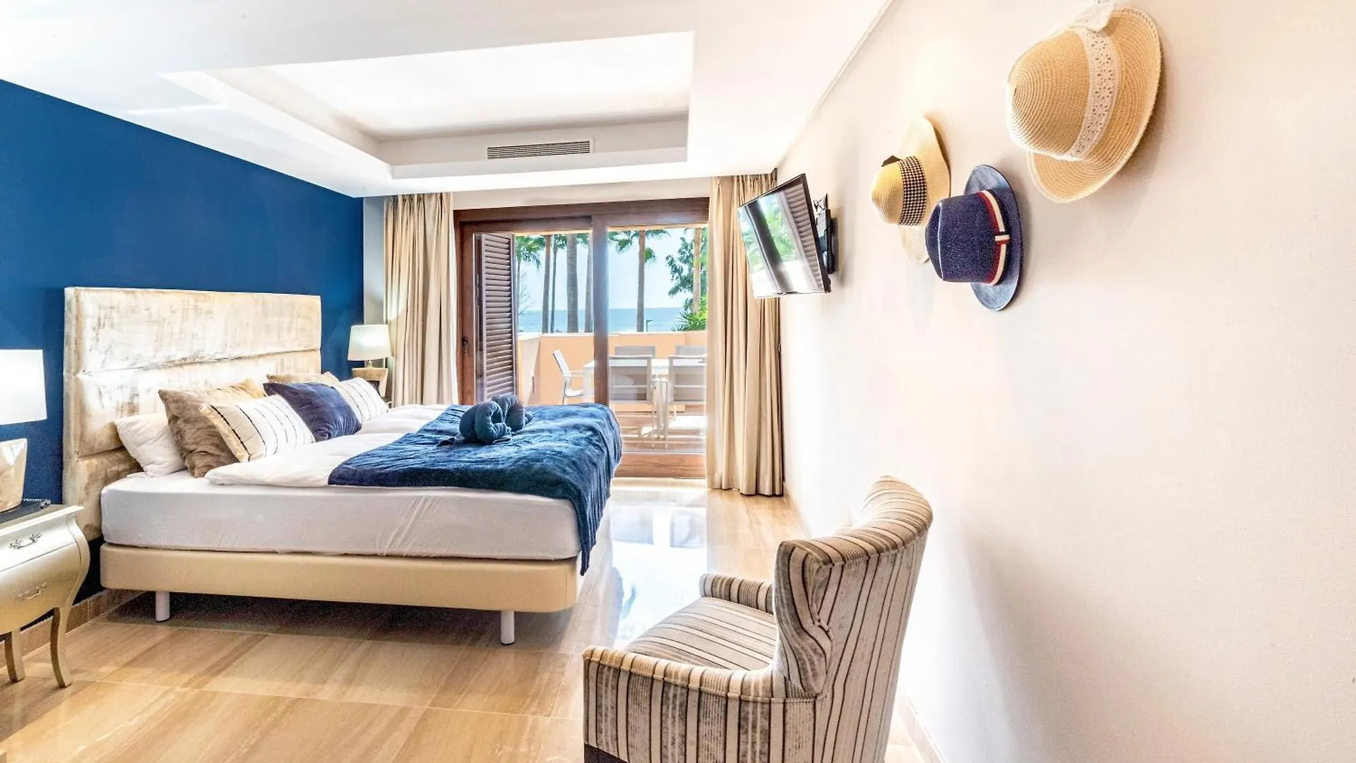 Beautiful Beachfront Apartment Estepona Espanha